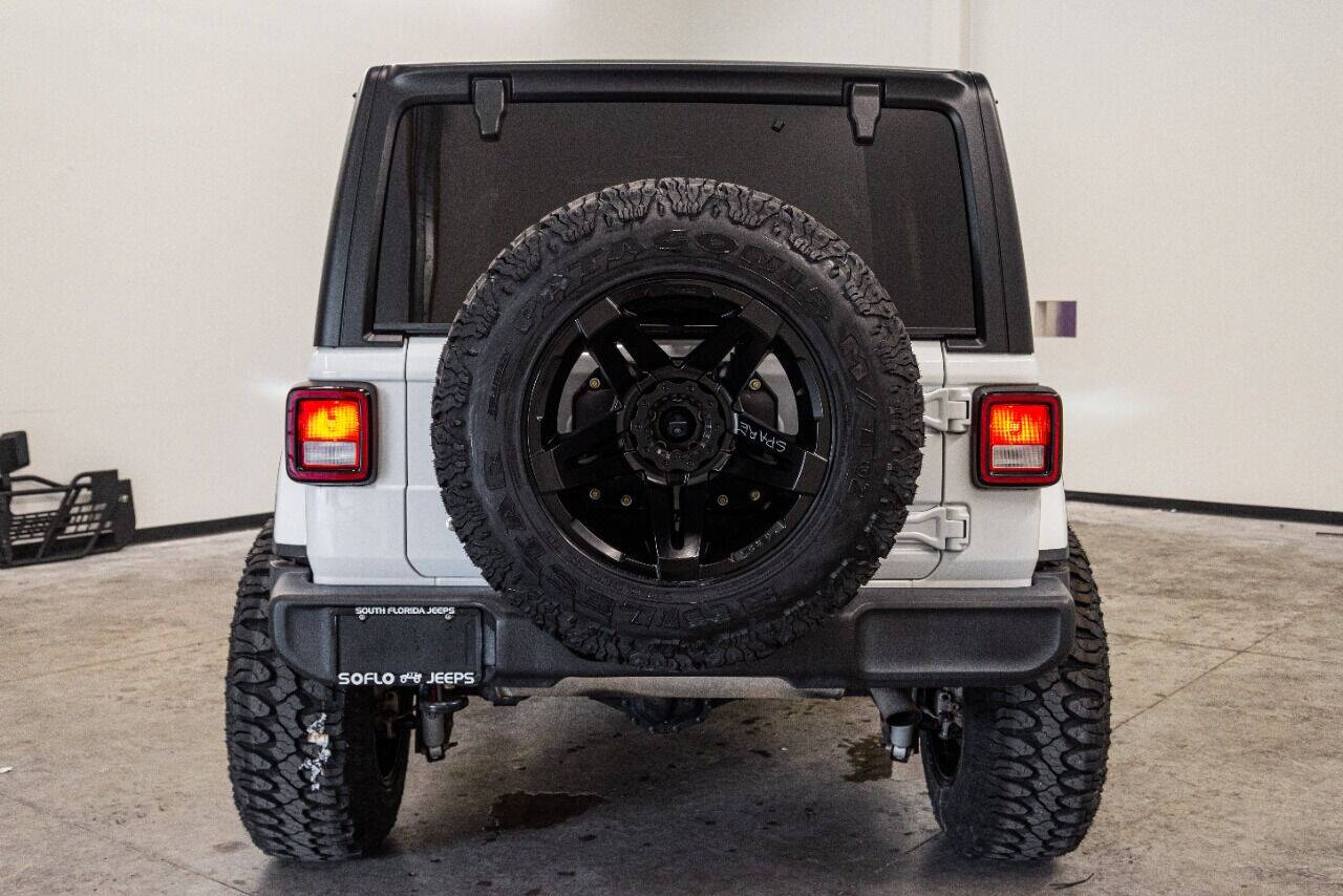 Used 2023 Jeep Wrangler Unlimited AWD/4WD image 5