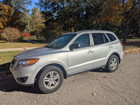 Used 2011 Hyundai Santa Fe GLS image 2