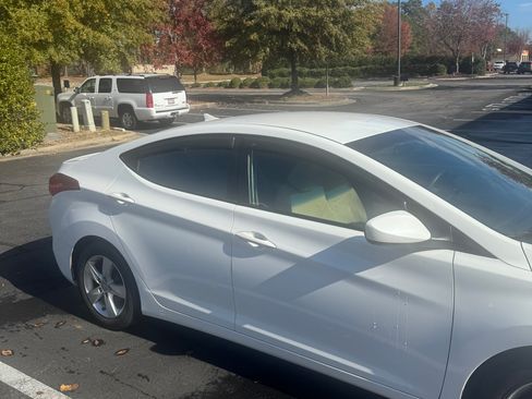 Used 2013 Hyundai Elantra GLS image 2