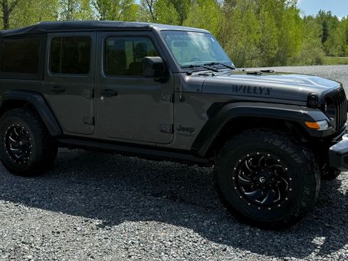 Used 2021 Jeep Wrangler Unlimited Sport AWD/4WD image 14