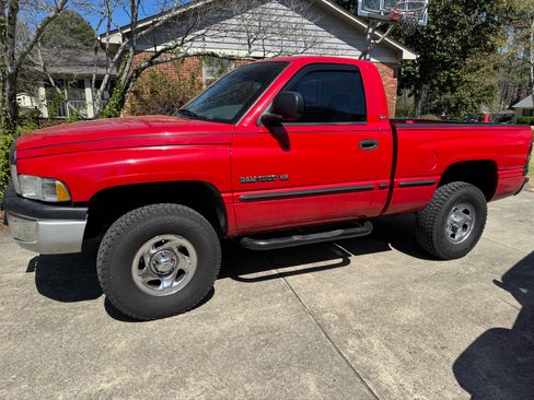 Used 1998 Dodge Ram 1500 Truck Short Bed image 1