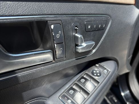 Used 2014 Mercedes-Benz E 350 4MATIC Sedan image 17
