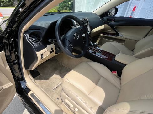 Used 2007 Lexus IS 350 w/ Luxury Plus Pkg RWD image 17