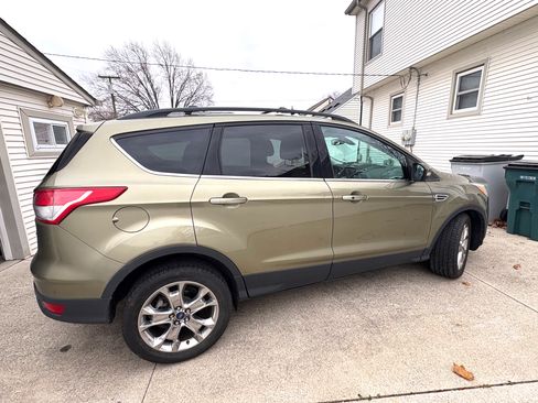 Used 2013 Ford Escape SEL image 2