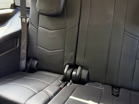 Used 2019 Cadillac Escalade Premium Luxury image 9