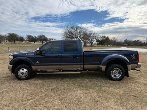 Used 2014 Ford F350 King Ranch w/ King Ranch w/Chrome Package image 8