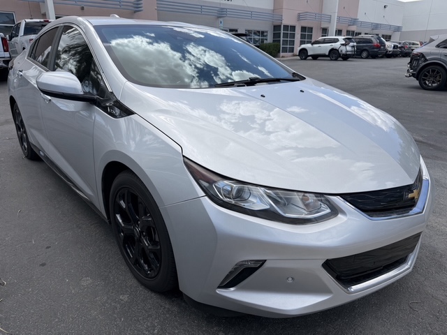 Used 2017 Chevrolet Volt Premier w/ Driver Confidence II Package FWD image 6