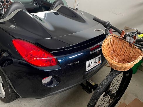 Used 2007 Pontiac Solstice Convertible w/ Premium Package image 17