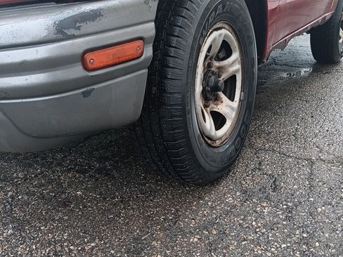 Used 2000 Chevrolet Tracker 4WD Convertible image 9