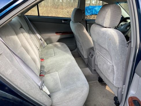 Used 2004 Toyota Camry XLE image 1