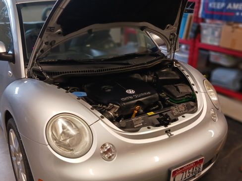 Used 2002 Volkswagen Beetle S image 8