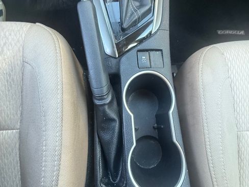 Used 2015 Toyota Corolla LE image 20