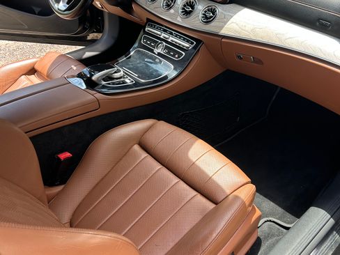 Used 2018 Mercedes-Benz E 400 4MATIC Cabriolet image 4