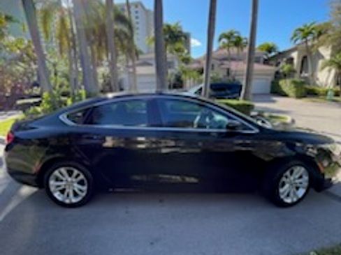 Used 2016 Chrysler 200 Limited w/ Convenience Group image 11