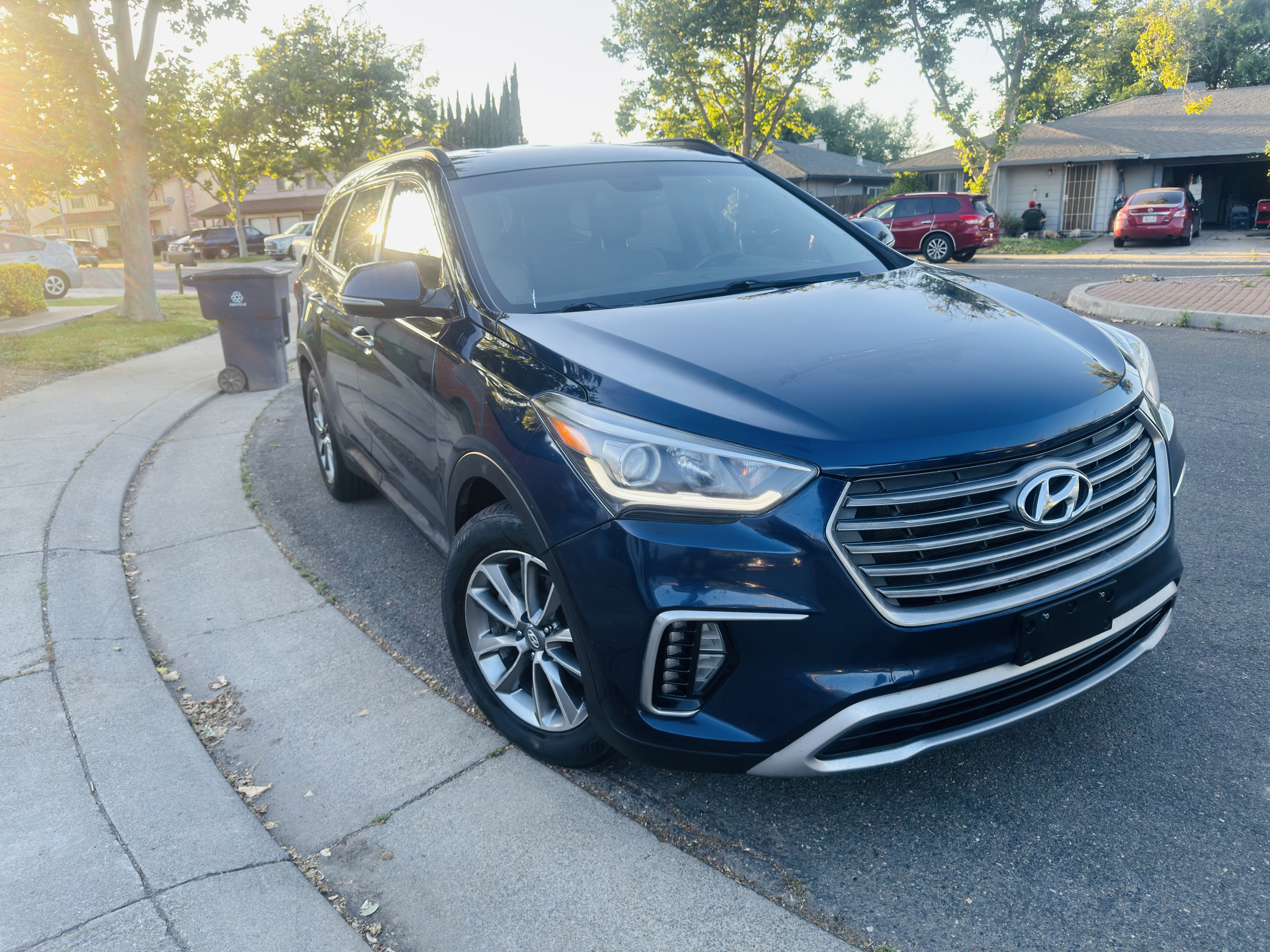 Used 2017 Hyundai Santa Fe SE w/ SE Premium Package 02 AWD/4WD image 2