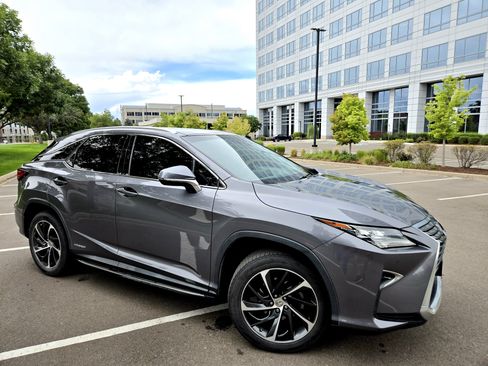 Used 2017 Lexus RX 450h AWD w/ Luxury Package image 13