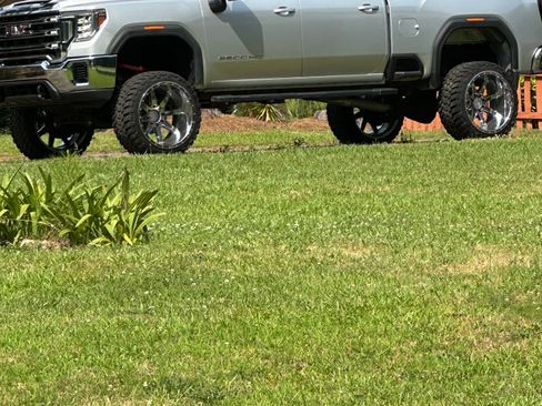 Used 2020 GMC Sierra 2500 SLE image 4