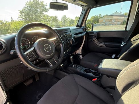Used 2013 Jeep Wrangler Unlimited Sport AWD/4WD image 13