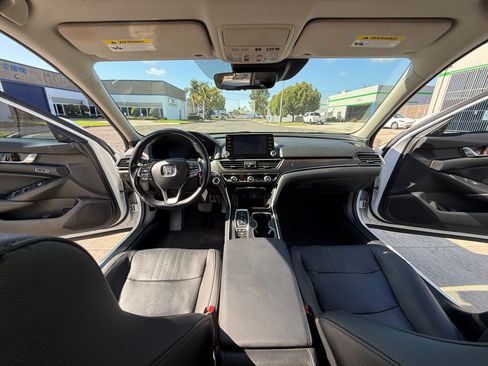 Used 2020 Honda Accord Touring image 15
