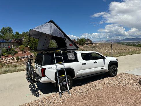 Used 2024 Toyota Tacoma TRD Off-Road w/ TRD Off Road Upgrade Package image 9