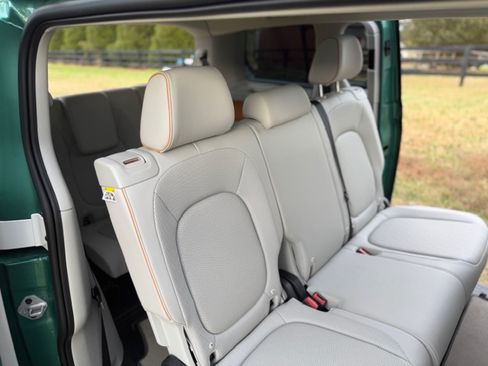 Used 2025 Volkswagen ID. Buzz 1st Edition image 21