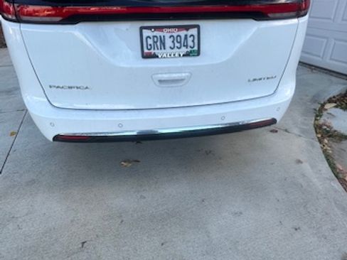 Used 2022 Chrysler Pacifica Limited image 11