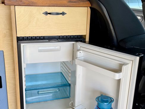 Used 2021 Mercedes-Benz Metris Passenger image 8