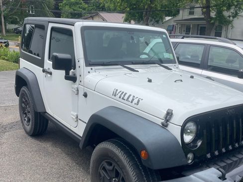Used 2015 Jeep Wrangler Sport AWD/4WD image 2