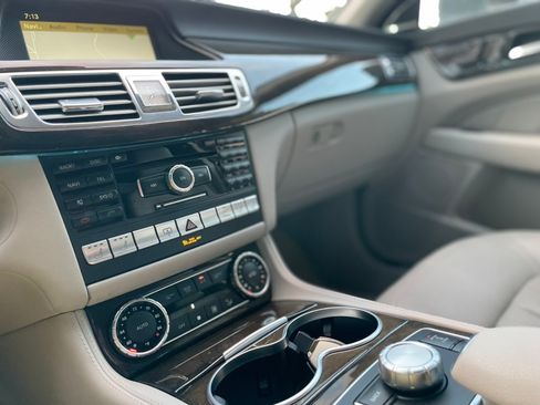 Used 2012 Mercedes-Benz CLS 550 image 9