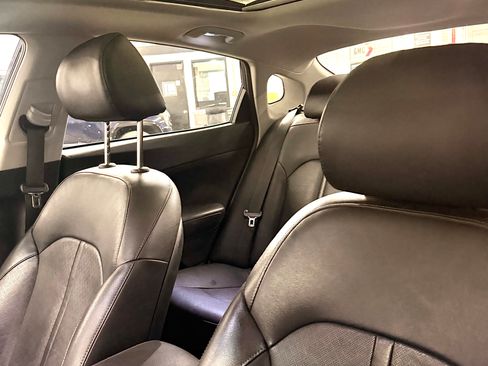 Used 2019 Kia Optima EX w/ EX Premium Package FWD image 9