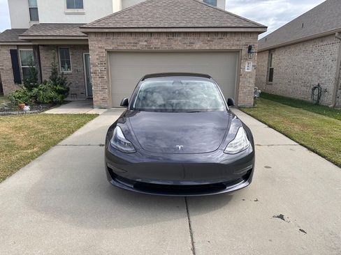 Used 2023 Tesla Model 3 Performance image 4