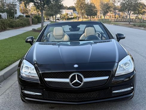 Used 2015 Mercedes-Benz SLK 250 image 2