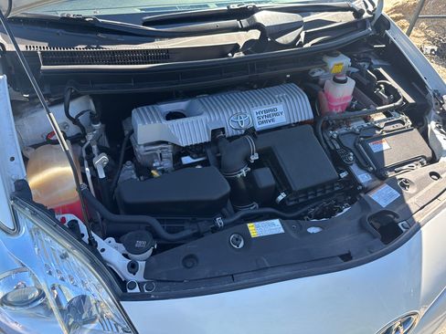 Used 2015 Toyota Prius Three FWD image 4