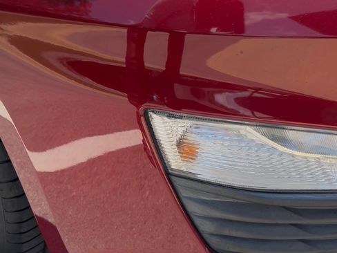 Used 2019 Chevrolet Malibu LT FWD image 2