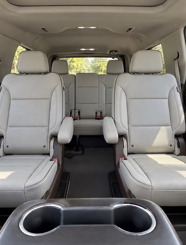 Used 2022 GMC Yukon SLT w/ SLT Luxury Package AWD/4WD image 6