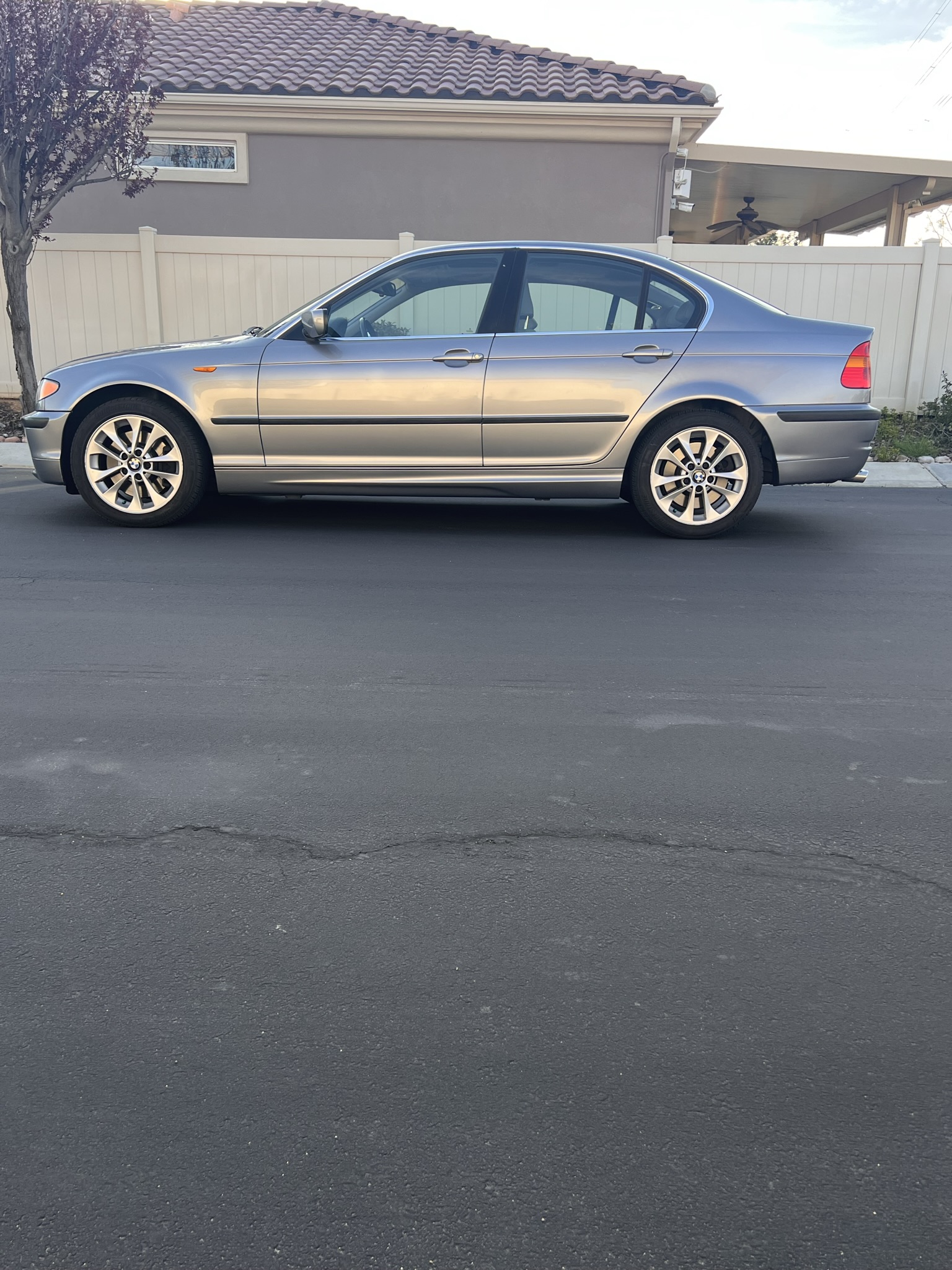 Used 2003 BMW 330xi Sedan AWD/4WD image 6