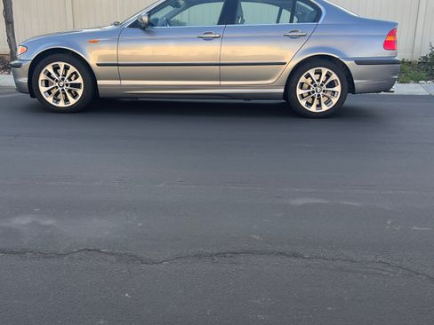 Used 2003 BMW 330xi Sedan image 6
