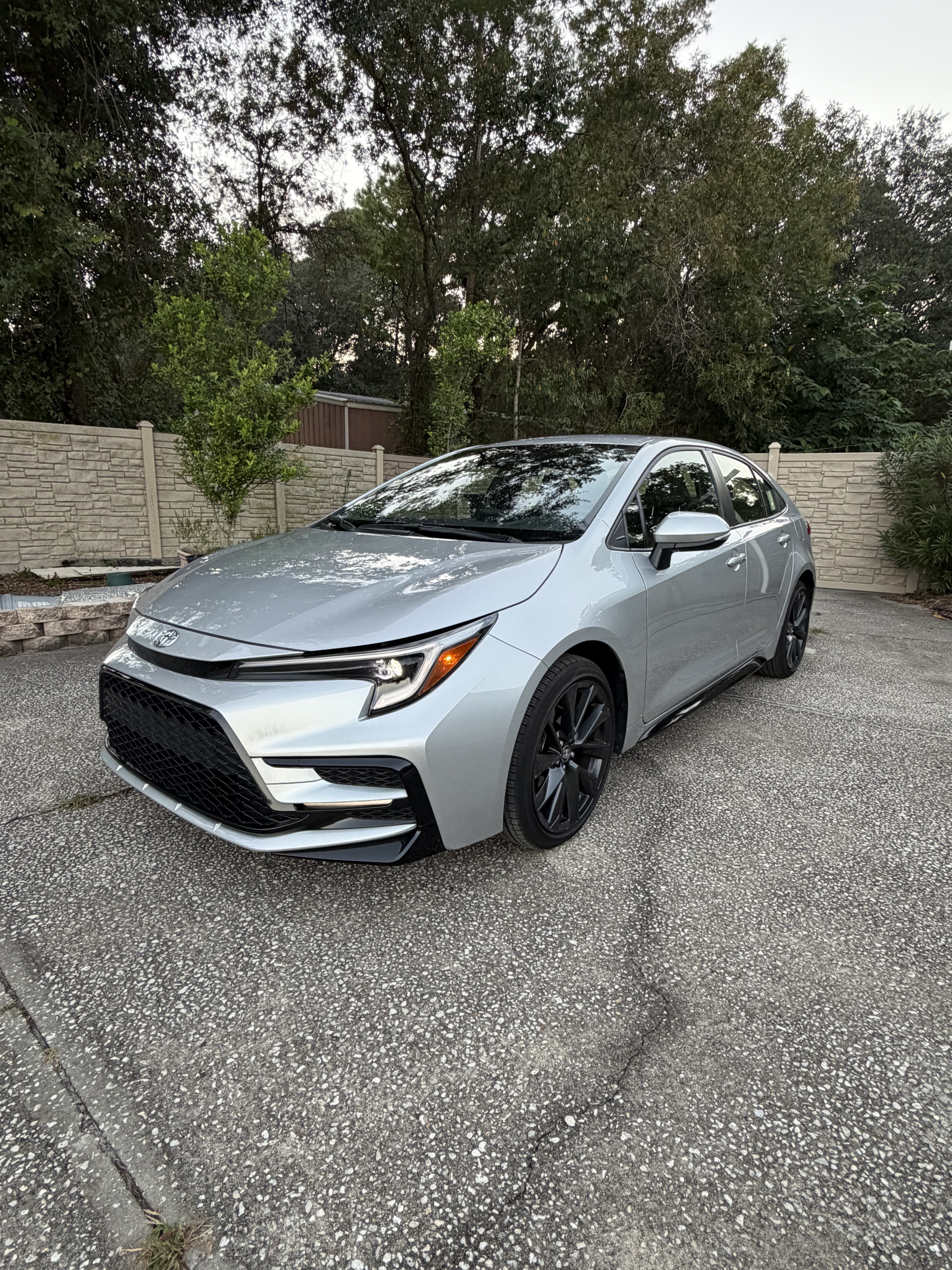 Used 2026 Toyota Corolla SE FWD image 1