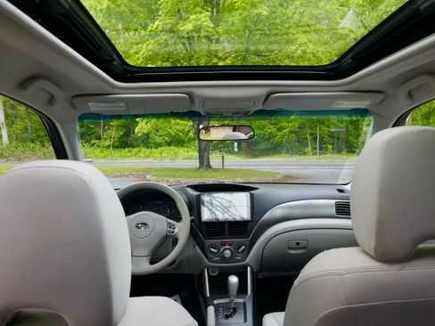 Used 2012 Subaru Forester 2.5X Premium AWD/4WD image 27