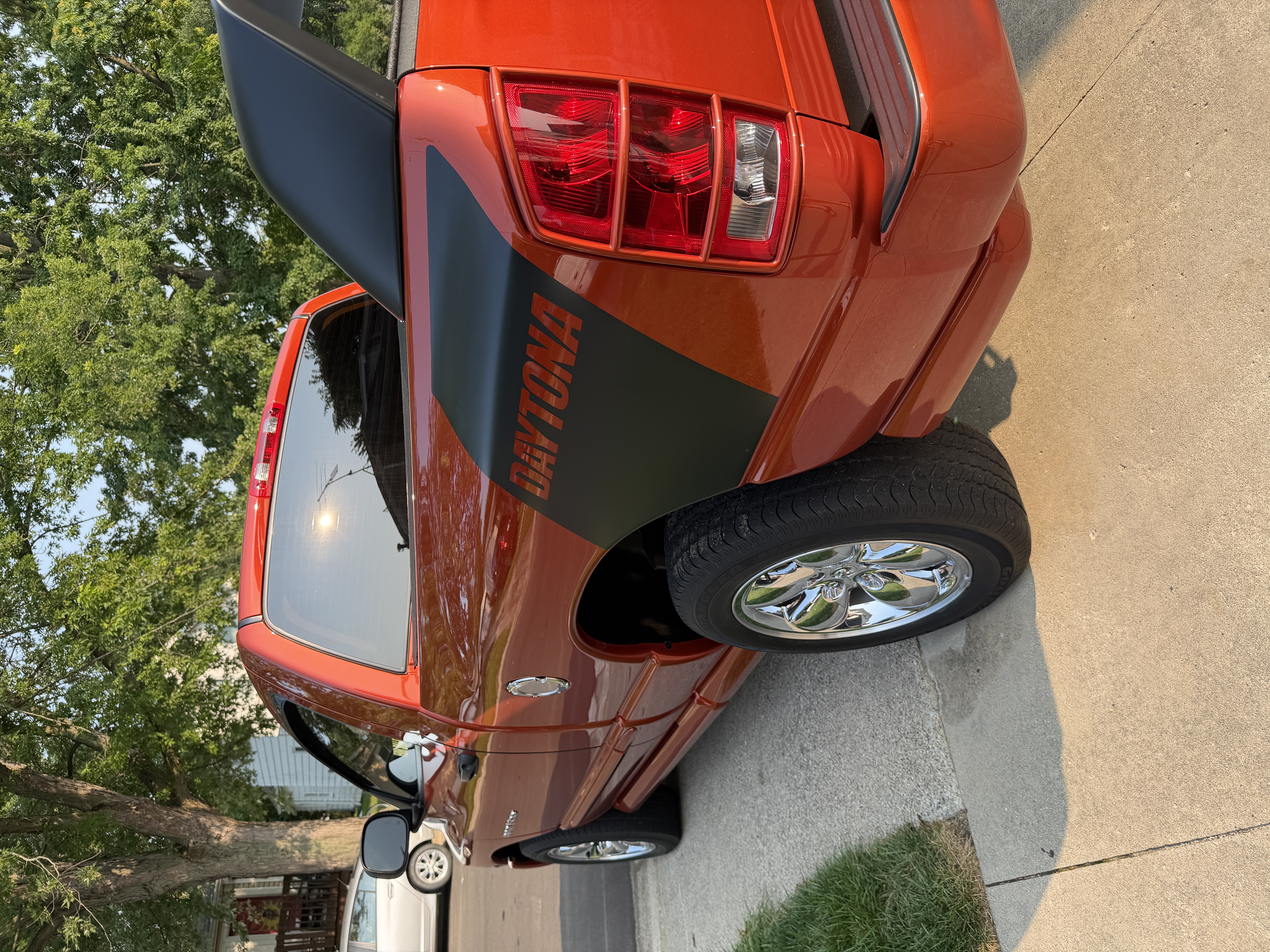 Used 2005 Dodge Ram 1500 Truck SLT w/ Daytona Edition Group AWD/4WD image 4