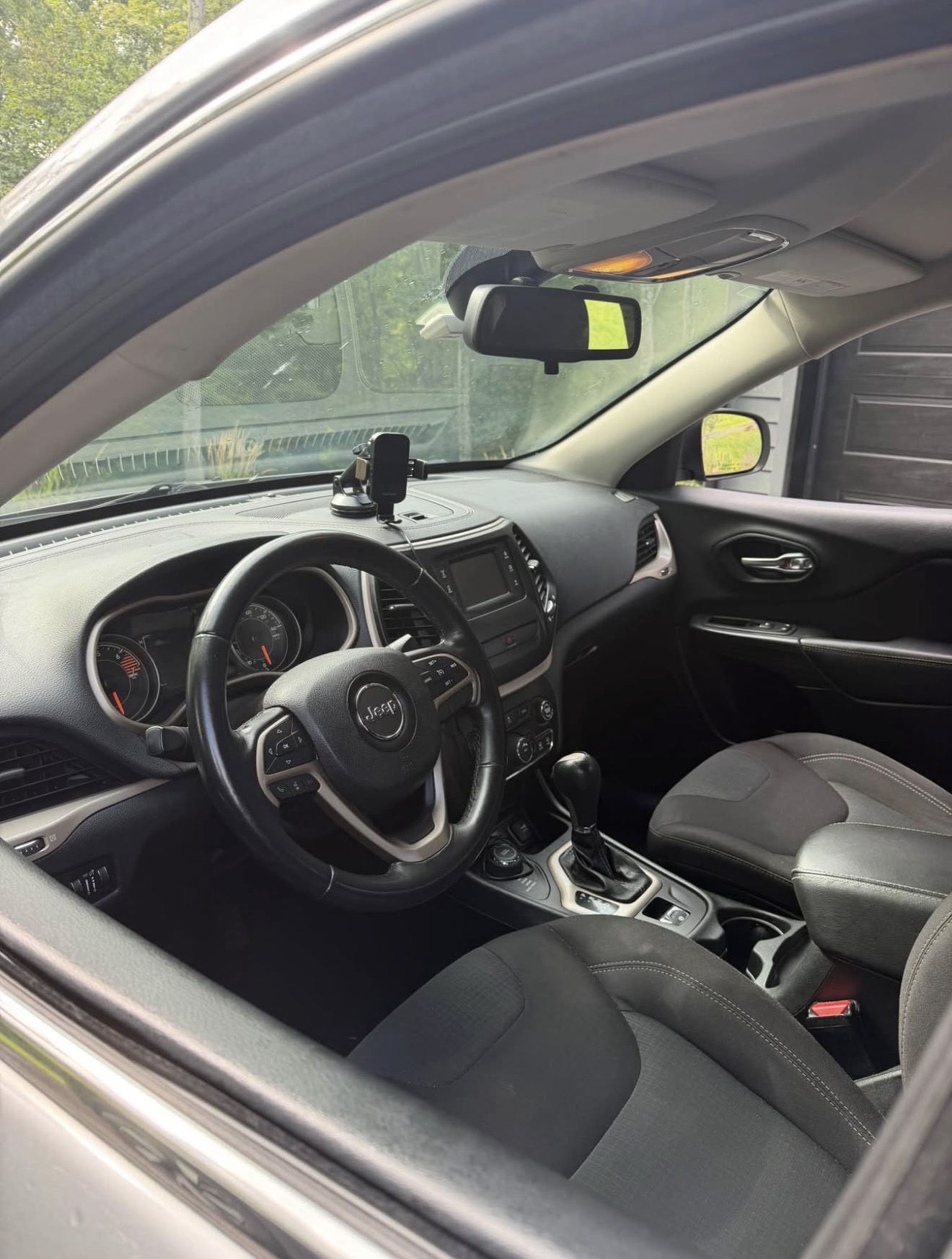 Used 2016 Jeep Cherokee Latitude AWD/4WD image 5