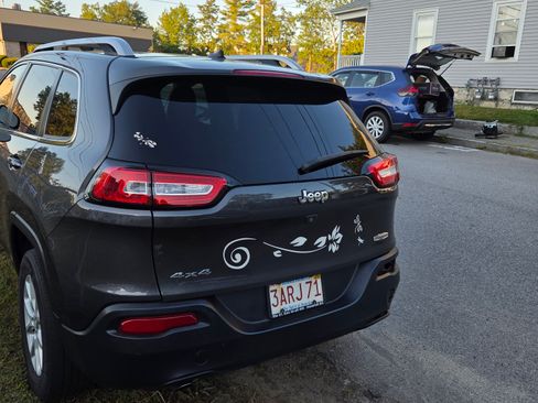 Used 2015 Jeep Cherokee Latitude image 2