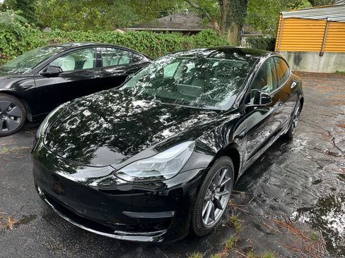 Used 2021 Tesla Model 3 Standard Range Plus RWD image 1