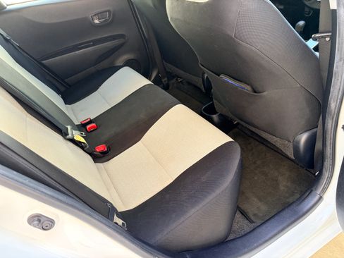Used 2013 Toyota Yaris LE image 24