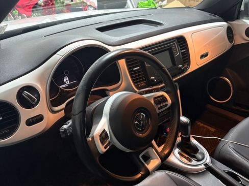 Used 2018 Volkswagen Beetle 2.0T S image 9