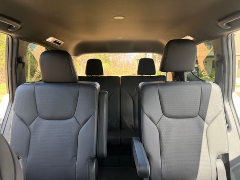 Used 2025 Lexus TX 500h AWD w/ Technology Package image 19