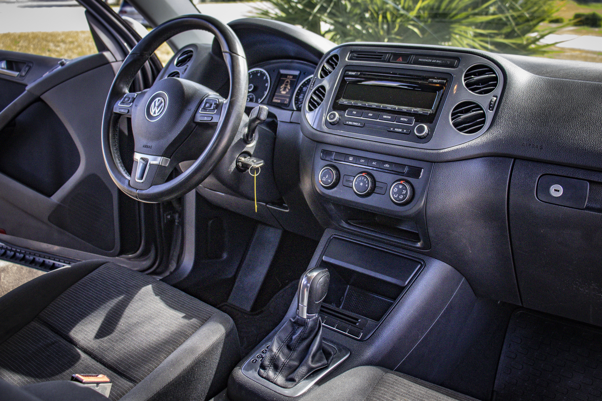 Used 2014 Volkswagen Tiguan S FWD image 21