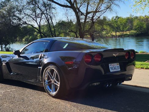 Used 2008 Chevrolet Corvette Z06 w/ Preferred Equipment Group image 2