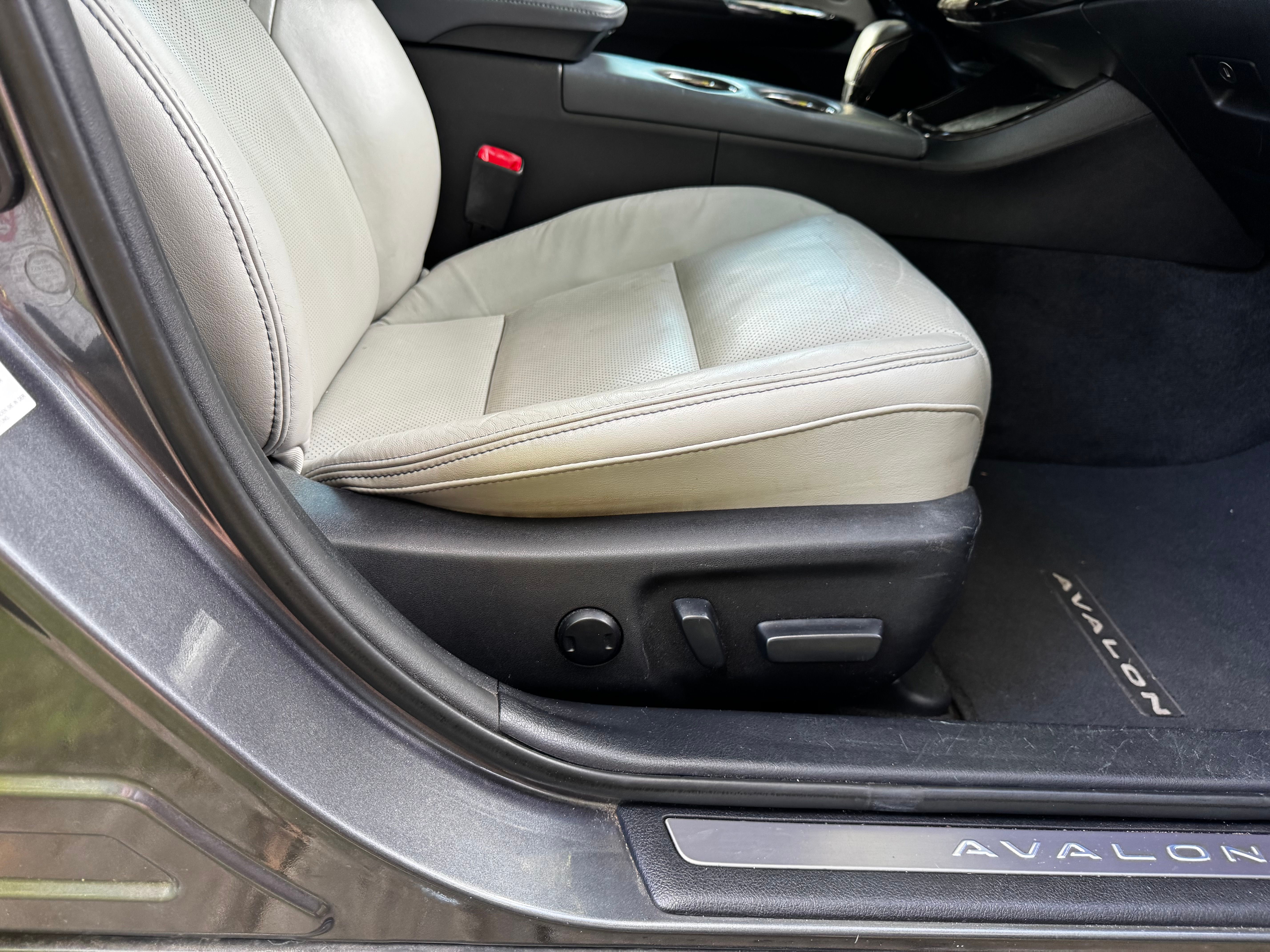Used 2013 Toyota Avalon Limited FWD image 8