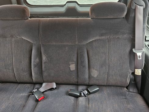 Used 2002 Chevrolet Suburban LS image 22